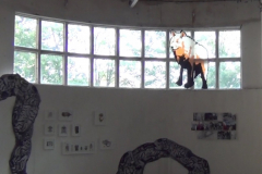 Ausstellung - Der Maulkorb - Constanze Böckmann: Wolf, Fentserbild - Runde Ecke Dresden